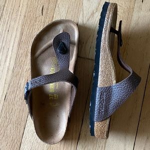 Birkenstock Sandals - Gizeh Brown